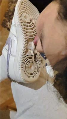 【舒苒】运动后脏鞋白袜黑丝辱狗