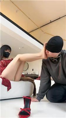 【伊晨】骑马狗爬/狂抽耳光/舔高跟凉鞋/强制喂食 bf50716