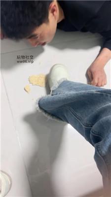 【刘二狗】狗舌舔脏小白鞋白袜 JS250319-17