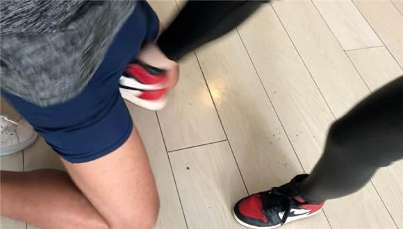 〖碎蛋娇娃〗美女联合闺蜜惩治内衣贼