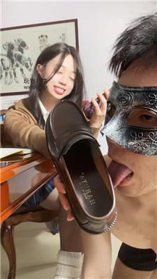 【奶豆包】JK小姐姐诱惑-舔脏鞋黑丝 bf49856