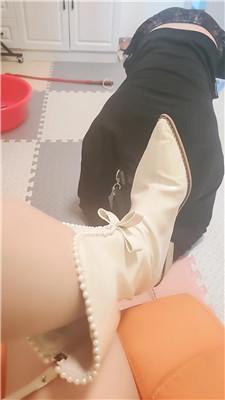 【于少奶奶】狗链拴狗-重度鞭打-短靴肉丝舔 JS250416-29