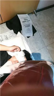 【晓安公主】白丝美腿踢踹踩 JS250303-44