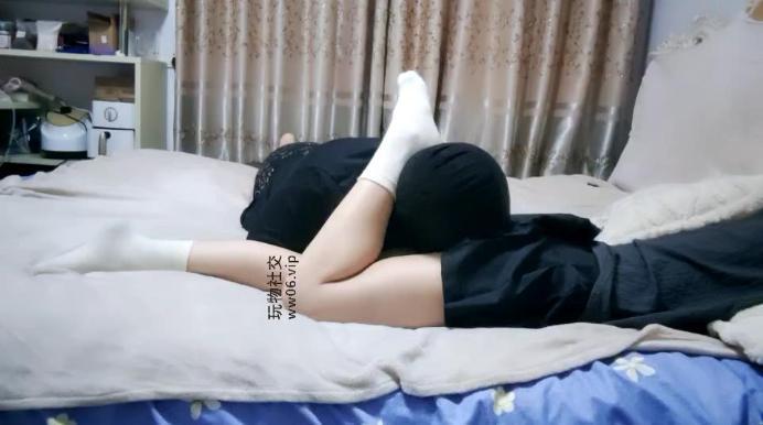 【小羊咩咩】坐脸窒息/白棉袜踩虐 JS250117-28