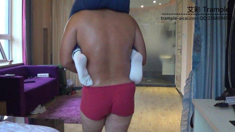 黑冰白袜牛仔裤骑马奴