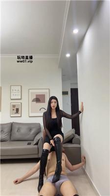 【莫莉】高跟长靴踩踏-胯下羞辱狗爬 bf51823