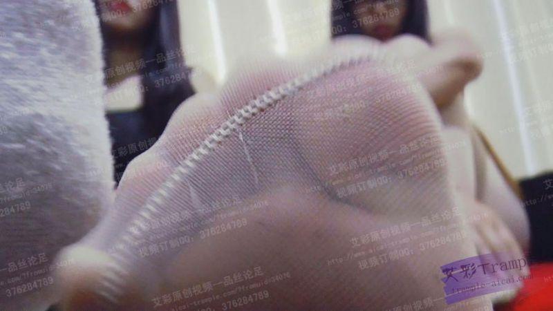 姐妹调戏闷骚装B狗