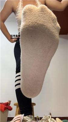 【蛮蛮呀】瑜伽裤巨臀腋下裸足    250427-7