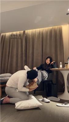 【子熙大人】运动后原味鞋袜强迫男友舔闻 JS250125-26