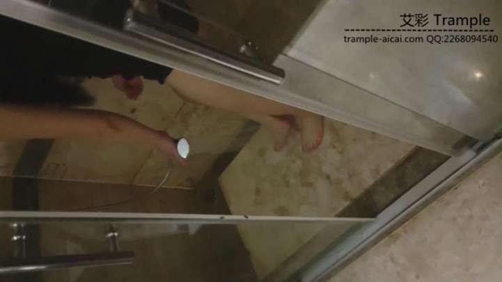 90后美女的虐待