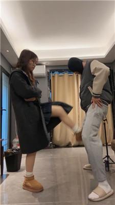 【狗哥】开发素人-毛拖鞋棉袜踩虐 bf50975