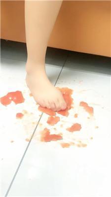 【十一S】高跟碾压脚踩喂食 JS250223-20