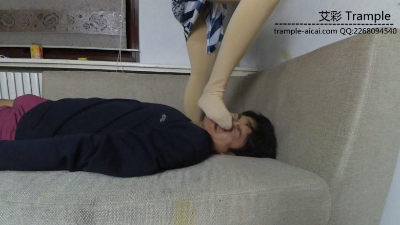 网上买的“光腿神器”打底裤袜踩踏