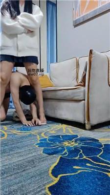 【上头姐妹团】素人大学生-强制闻鞋子 JS250303-27