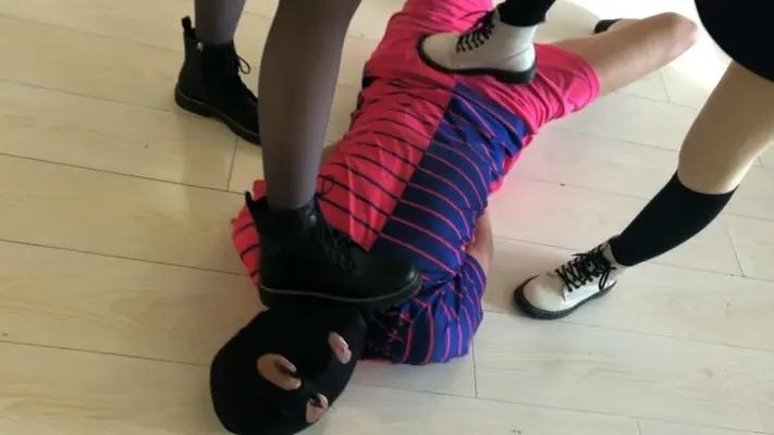 手撕偷丝袜的变态男 YC-210614-4