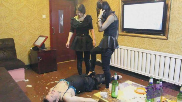 歌厅多小姐极度羞辱(二)