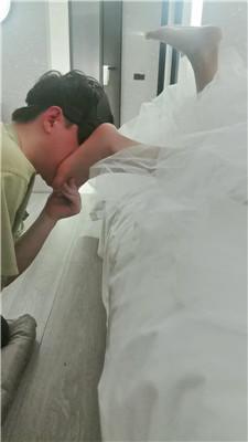 【璃茉老师】婚纱女神虐脚下绿帽 JS250323-34