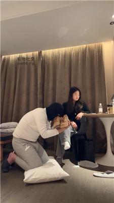 【子熙大人】运动后原味鞋袜强迫男友舔闻 JS250125-26