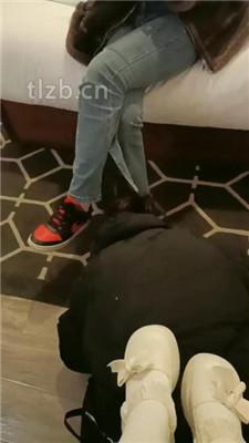 【爱可呀】双S-开发超模学姐S-转胯/吃白袜/舔脏鞋/脚底喂食