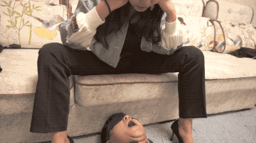 口嗨狗被洛芸扇肿了的半边脸