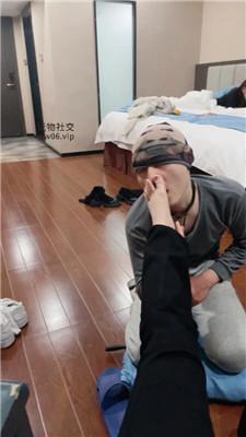 【小凤梨】原味玉足狂舔 JS250206-6