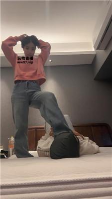 【球球】白袜脚踩/坐脸腿绞窒息 bf51439