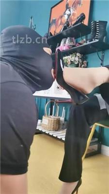 【魔鬼天使】高跟碾压狗爪/强制闻鞋/磕头求饶/骑马爬