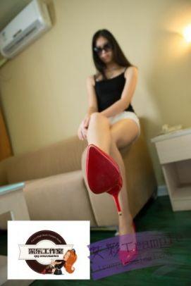 （采乐原创）广州173女王终结篇，美足皮鞭调教语言犀利下鞭极狠裸足…