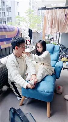 【南月女神】白袜踩踏-阳台下跪伺候 JS250218-1