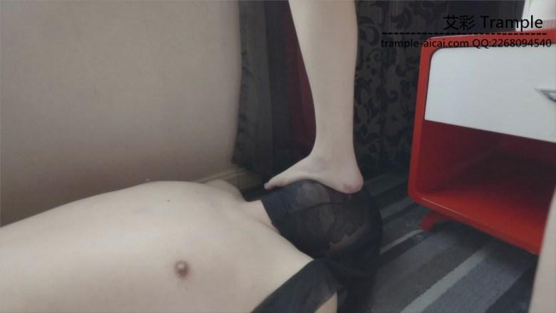 扶桑裸足踩脸脚耳光踩胸口