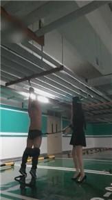 0232【VIVI】车库狠虐雪狼