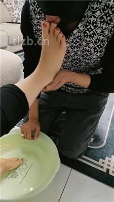 【广东迪迪】伺候沐足-白袜裸足恋足舔【双视角版】