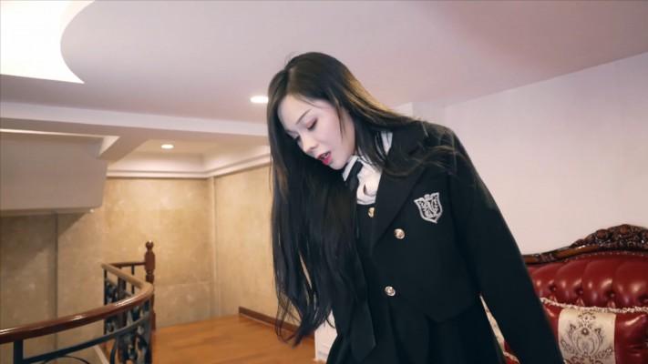 〔Magic︱Mirror 魔镜少女〕—星奈长靴暴踩跟踪狂