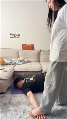 【埋汰】美足踩虐废物家奴 JS250217-8