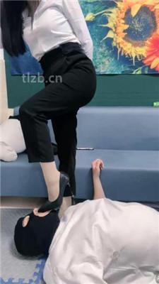 【木子大大】狗儿子舔主人的脏鞋底