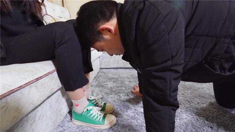 曼捌帆布鞋踩踏踩头羞辱舔鞋