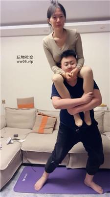 【埋汰】骑马肉丝脚踩虐 JS250119-5