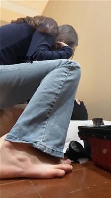 【白兔】运动鞋黑棉袜虐瘦奴 JS250312-18