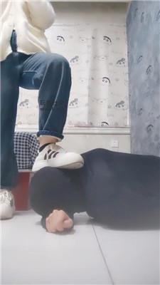 【女生也能很暴力】素人学生主暴力踢踹 JS250111-34