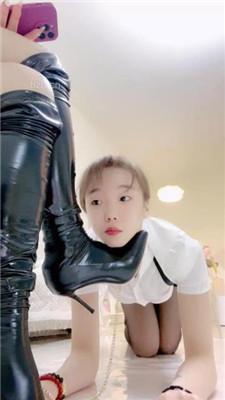 【茹雪】母畜-舔内裤舔裸足/深喉