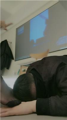 【甜沁】桌底视角-长靴黑丝碾压踩【双视角版】 bf49202