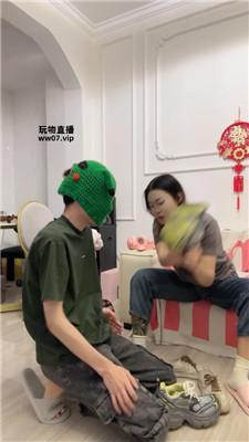 【Qi7】多双脏鞋物化人体擦鞋器 JS250416-27