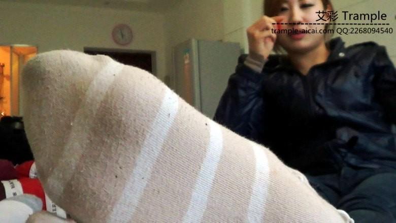 黑冰臭条纹袜子虐奴