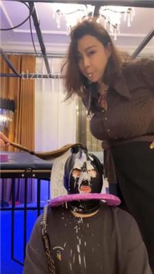 【梓夫人】双S-重口呕吐物-物化厕奴