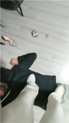 【灵魂晴】运动鞋白袜气味辱/脚下喂食 JS250118-51