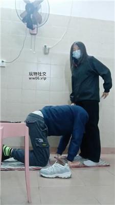 【奇了怪了】白袜脚踩踢踹虐打 JS250104-9