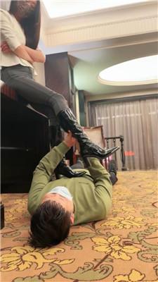 【苒溪】车模S-长靴美腿虐杀贱奴【上】 bf51292