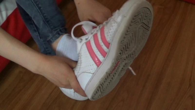 黑冰 超狠踢裆 踢废尾行淫贼