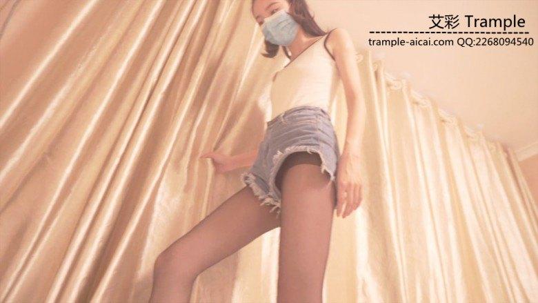 新人歆凝暴跳踩头踢裆 新人歆凝暴跳踩头踢裆