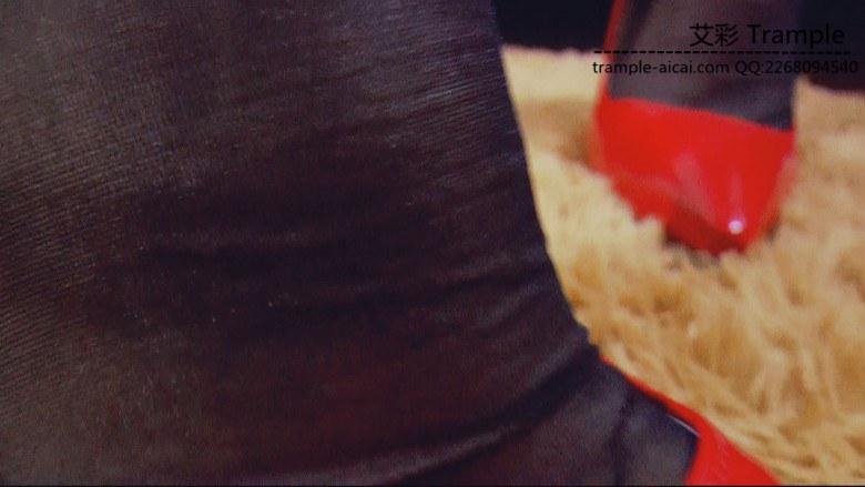 洋娃娃第一人称秀丝足